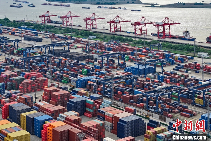 5月中国进出口值同比增长86%(图2) 5月中国进出口值同比增长86%(图2)